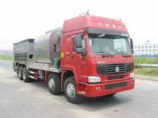 Sinotruck Howo 8x4 Bitumen Synchronous Chip sealer truck