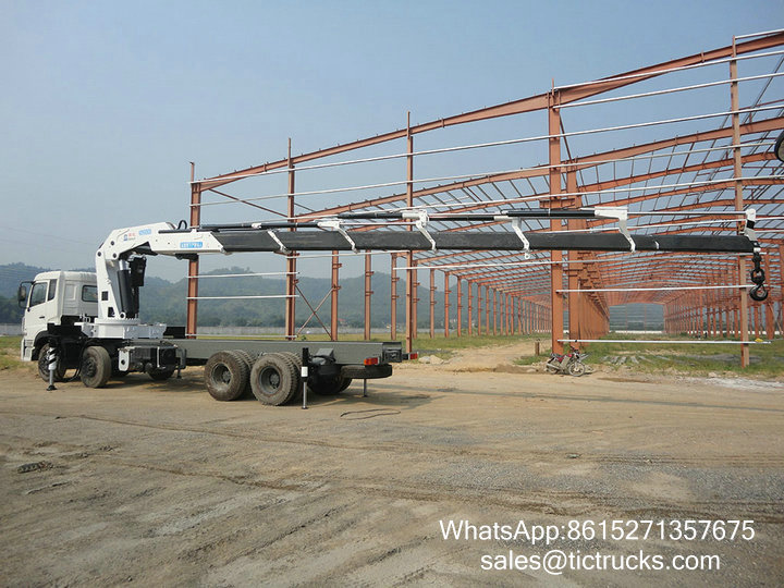 Cargo Truck with Crane Loading 25Tons Knuckle Boom Euro 3,6 Custermizing