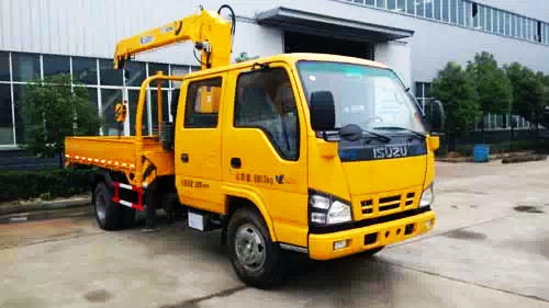 600p Double Cabine Isuzu Mounted Crane Truck with Sq3.2zk1 3.2t Load Capacity Sale