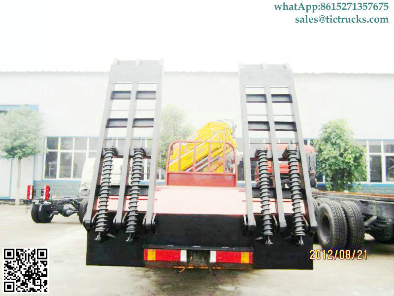 DFL 8x4 Flatbed Truck Truck Mounted Crane XCMG 16T.m