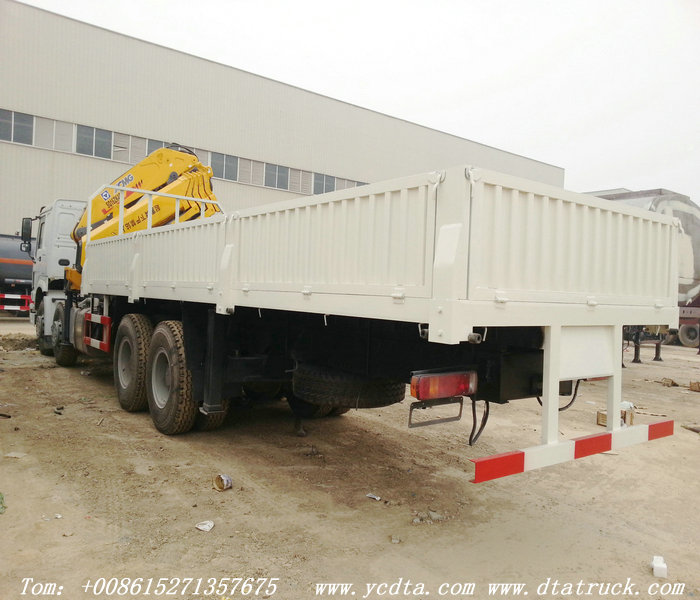 Howo 8x4Truck Mounted Crane 16t Xcmg