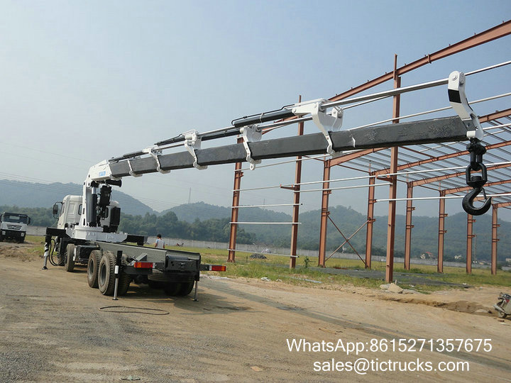 Cargo Truck with Crane Loading 25Tons Knuckle Boom Euro 3,6 Custermizing
