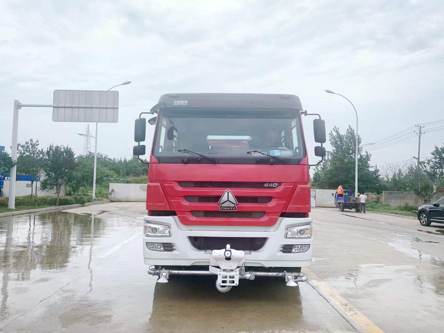  HOWO 35TOn Water Fire Pump Sprinkler with Electric Remot Cannon 