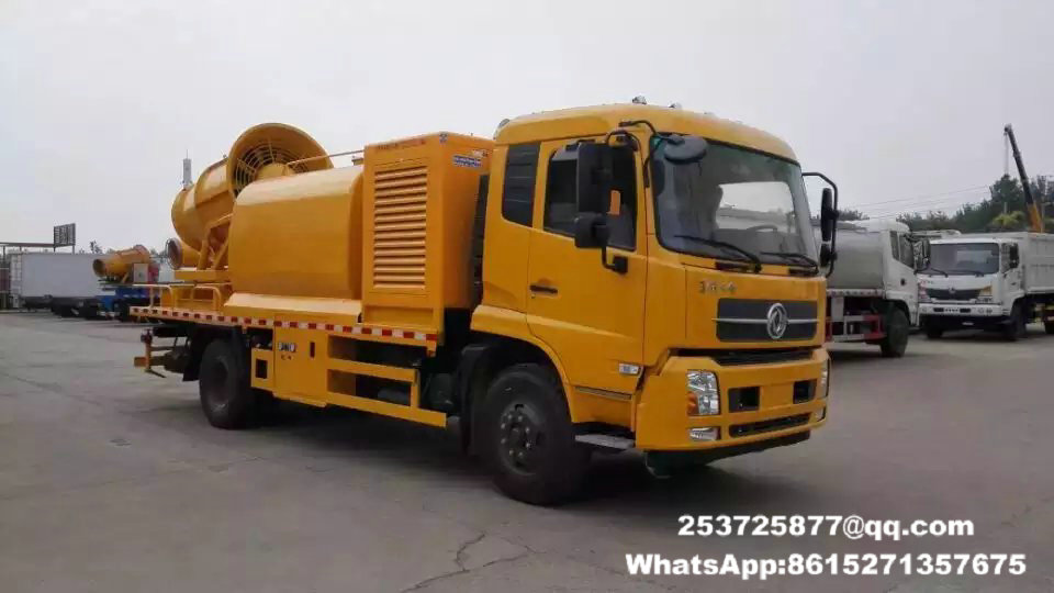  New Model 45-55m pesticide spraying Trucks 8000Liters Water Tank Truck with fog cannon