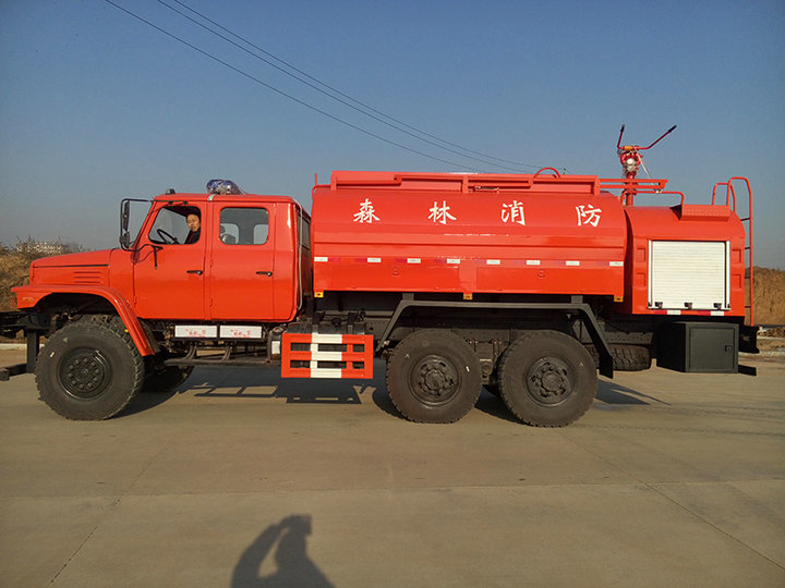 Off Road 6x6 Water Tanker Fire Truck 7000L ( 1849 Gallons) For Forest Fire Fighting
