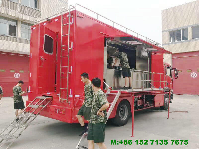 HOWO Firemen Mobile Food Truck 4*2 Customizing Sinotruck Mobile Kitchen 